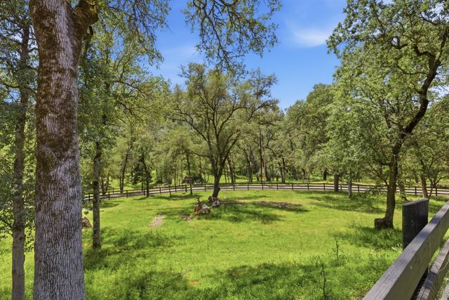 1400 Crooked Mile Ct, Placerville, CA 95667