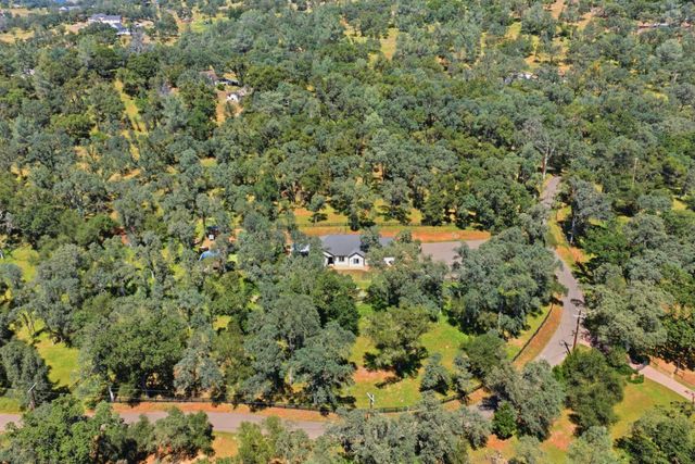 1400 Crooked Mile Ct, Placerville, CA 95667