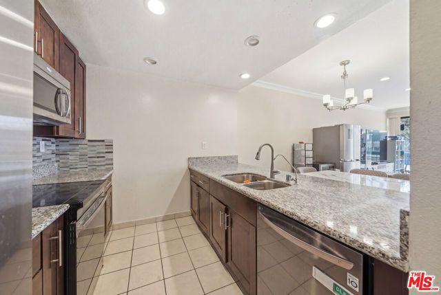 435 S La Fayette Park Place 219, Los Angeles, CA 90057