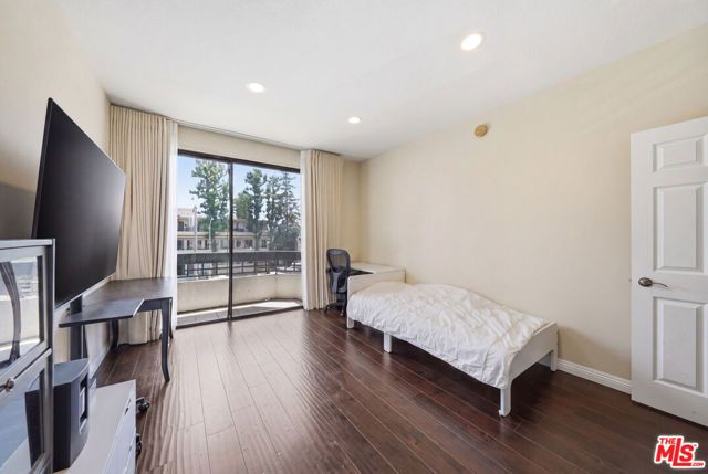 435 S La Fayette Park Place 219, Los Angeles, CA 90057