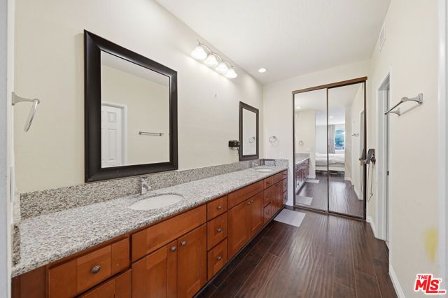 435 S La Fayette Park Place 219, Los Angeles, CA 90057