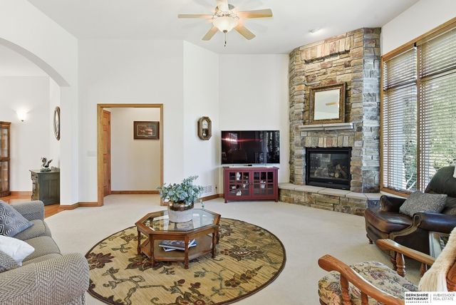 1213 S 194th Street, Omaha, NE 68130