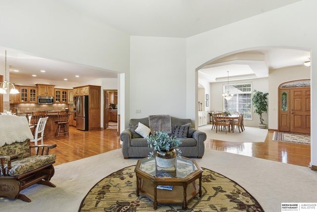 1213 S 194th Street, Omaha, NE 68130