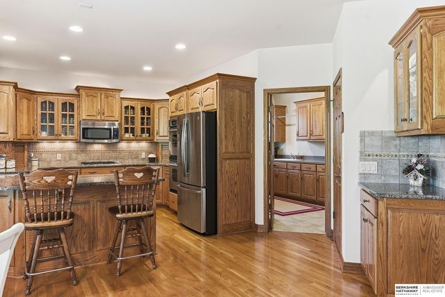1213 S 194th Street, Omaha, NE 68130