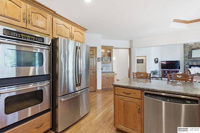 1213 S 194th Street, Omaha, NE 68130