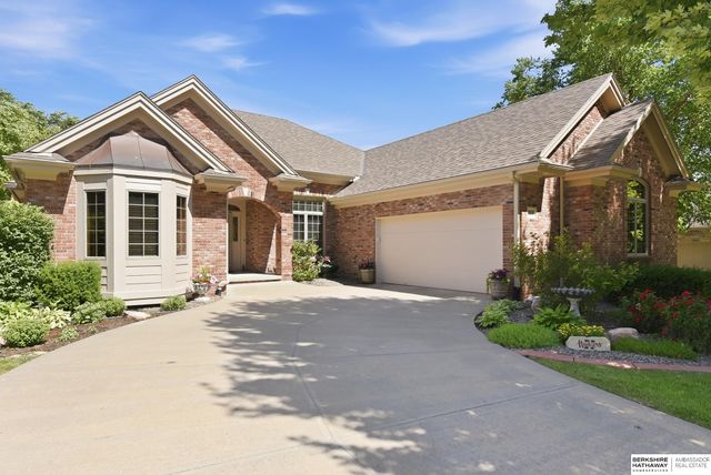 1213 S 194th Street, Omaha, NE 68130