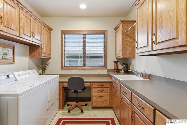 1213 S 194th Street, Omaha, NE 68130