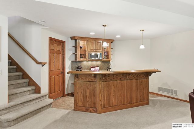1213 S 194th Street, Omaha, NE 68130