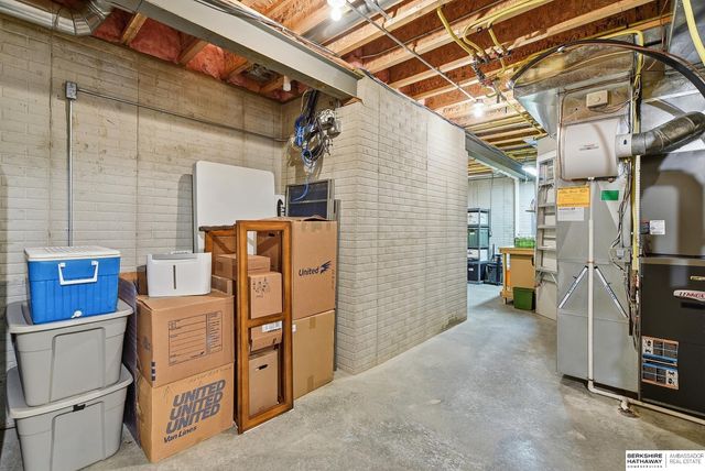 1213 S 194th Street, Omaha, NE 68130