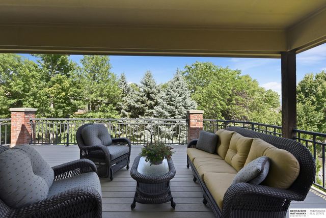1213 S 194th Street, Omaha, NE 68130