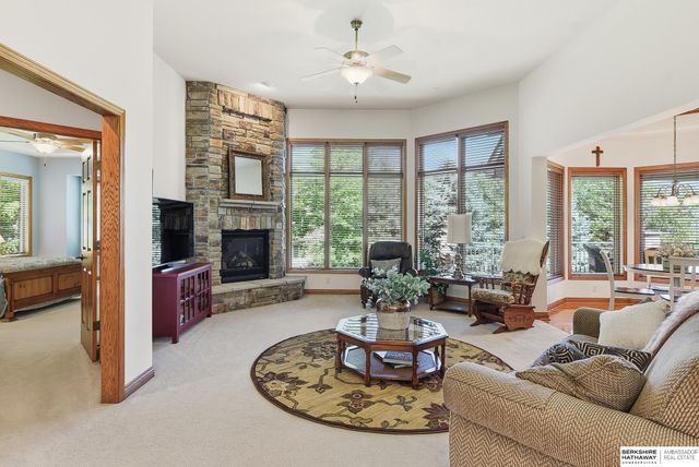 1213 S 194th Street, Omaha, NE 68130