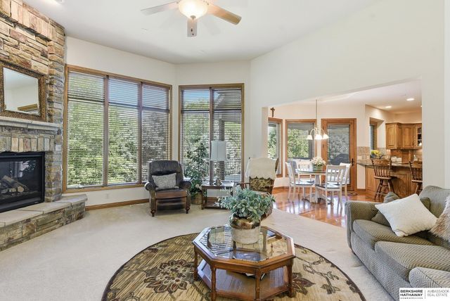 1213 S 194th Street, Omaha, NE 68130