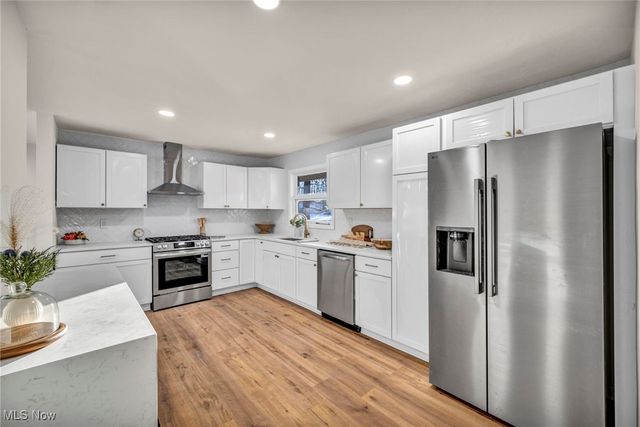 7676 Winding Way, Brecksville, OH 44141