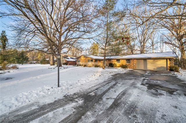 7676 Winding Way, Brecksville, OH 44141