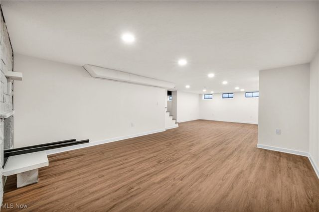 7676 Winding Way, Brecksville, OH 44141