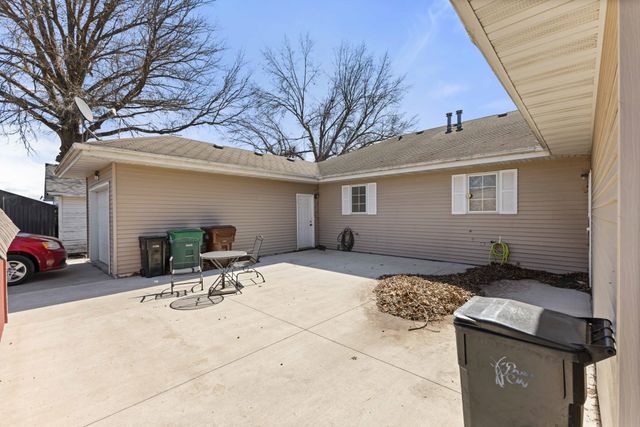 202 E South Street, Prairie City, IA 50228