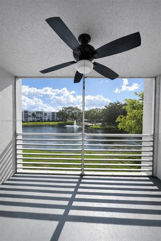 9330 Lagoon Pl 201, Davie, FL 33324