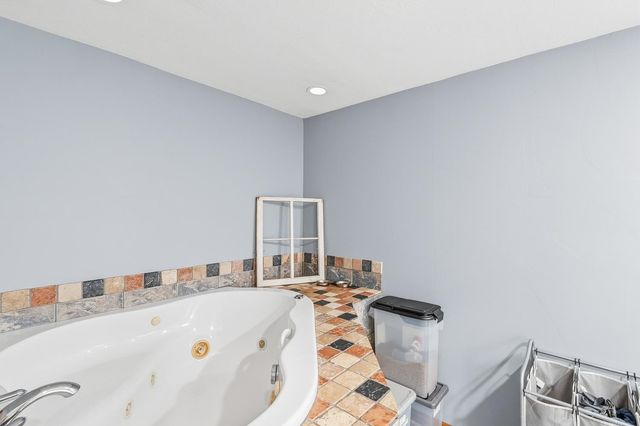 11911 E 117th St N, Valley Center, KS 67147