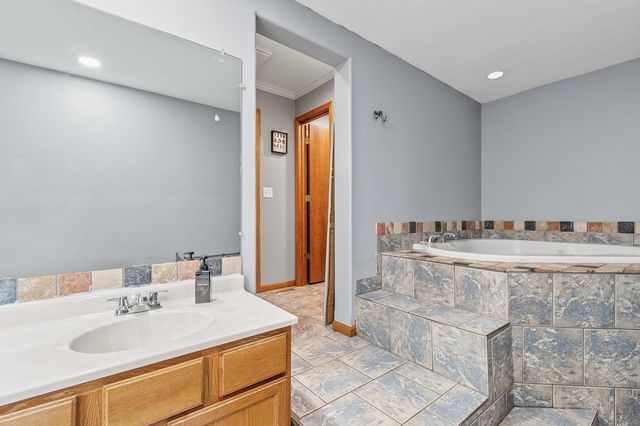 11911 E 117th St N, Valley Center, KS 67147