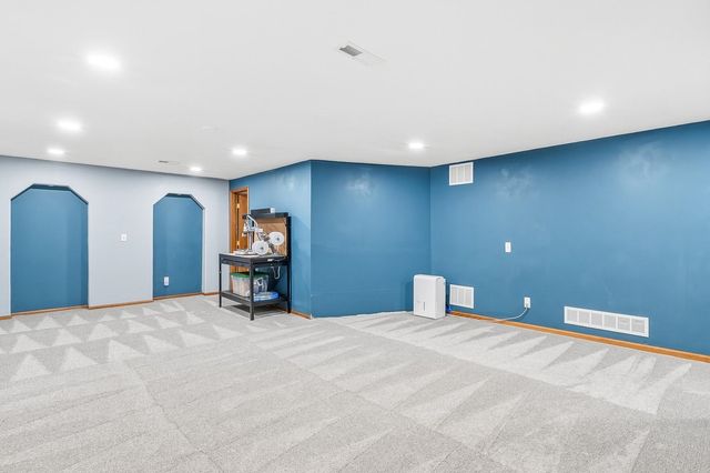 11911 E 117th St N, Valley Center, KS 67147