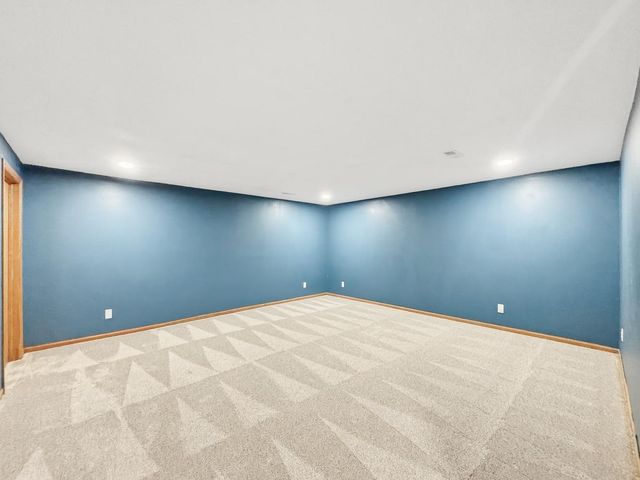 11911 E 117th St N, Valley Center, KS 67147