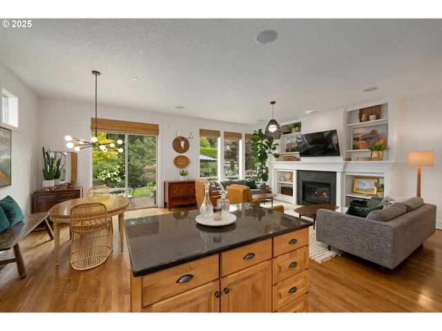 22828 Sw 104TH Ter, Tualatin, OR 97062