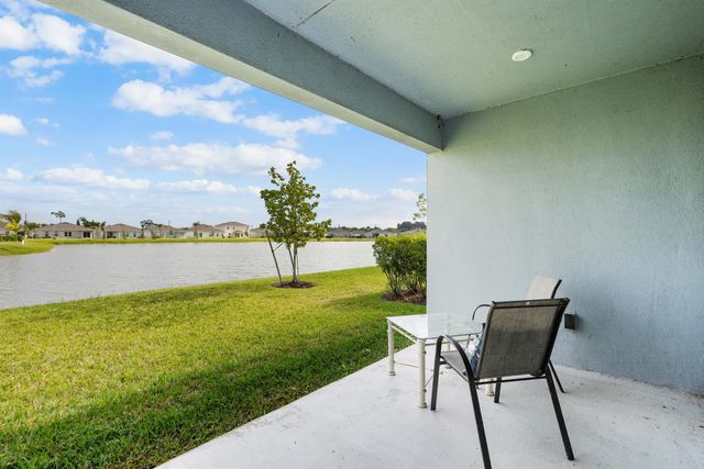 834 Persimmon Place, Fort Pierce, FL 34981
