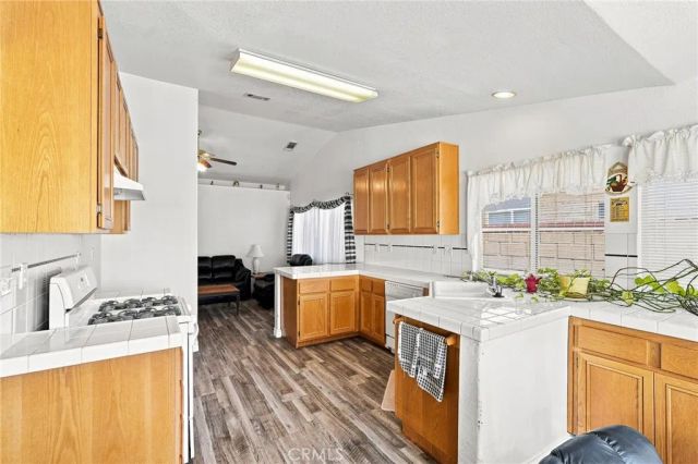 721 N Sandalwood Avenue, Rialto, CA 92376