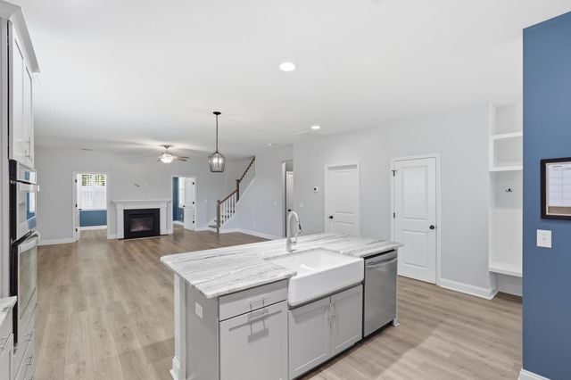 913 Ash Grove Way, Boiling Springs, SC 29316