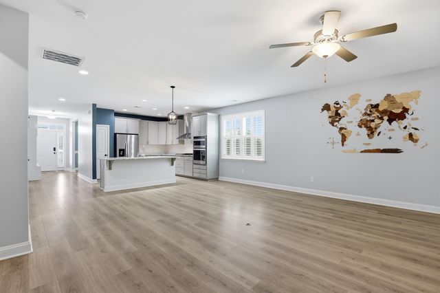 913 Ash Grove Way, Boiling Springs, SC 29316