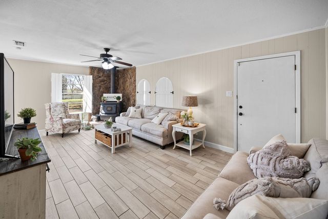 1132 N Fm 17, Alba, TX 75410