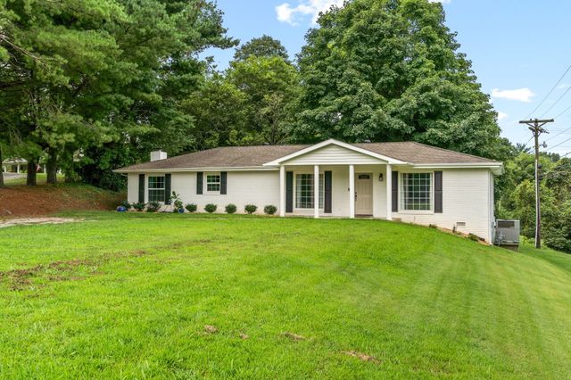 370 Rossview Rd, Clarksville, TN 37043