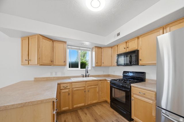 1676 S SPRING CREEK RANCH RD, Lehi, UT 84043