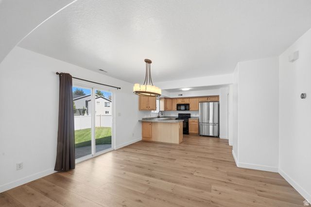 1676 S SPRING CREEK RANCH RD, Lehi, UT 84043