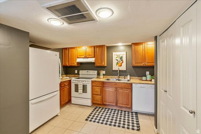 4657 S BROOKWOOD CIR, Millcreek, UT 84117