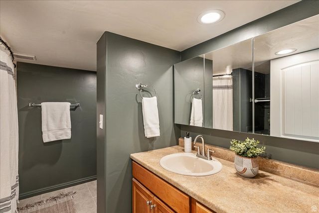 4657 S BROOKWOOD CIR, Millcreek, UT 84117