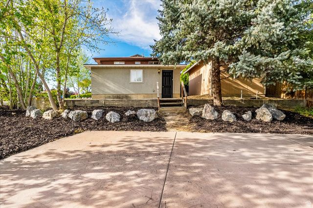 4657 S BROOKWOOD CIR, Millcreek, UT 84117