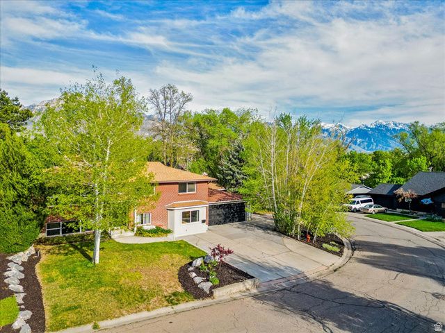4657 S BROOKWOOD CIR, Millcreek, UT 84117