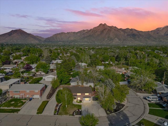 4657 S BROOKWOOD CIR, Millcreek, UT 84117