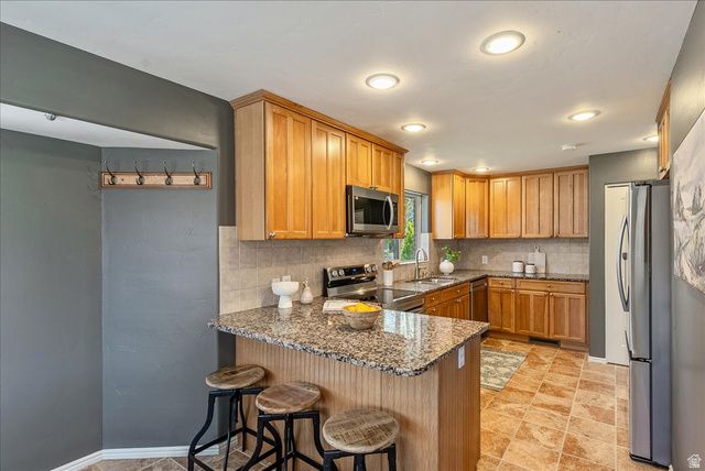 4657 S BROOKWOOD CIR, Millcreek, UT 84117