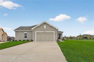 8211 Aurora Street, Lenexa, KS 66220