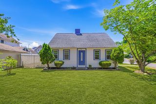 4 Newhall Ave, Saugus, MA 01906