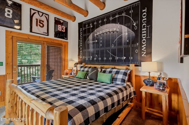 727 Golf View Blvd, Pigeon Forge, TN 37863