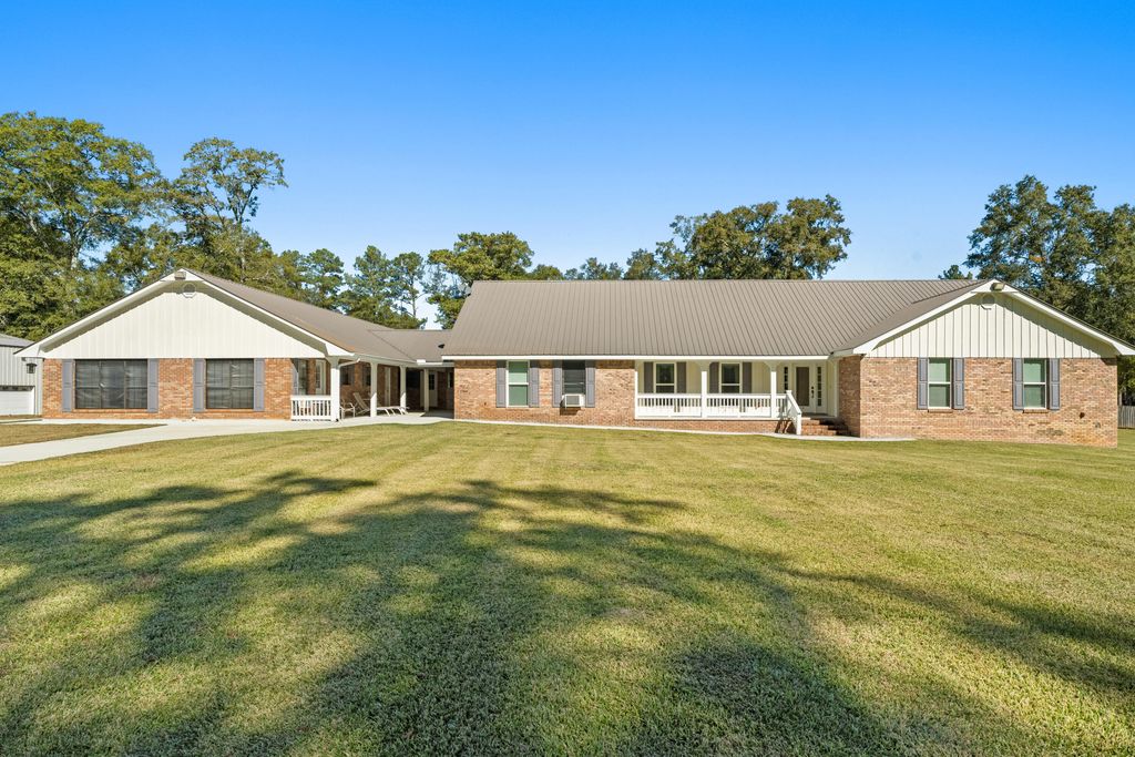 14 Grandview Dr., Hattiesburg, MS 39402