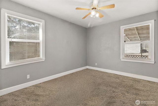 1221 111th Street S, Tacoma, WA 98444