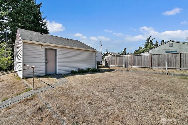 1221 111th Street S, Tacoma, WA 98444