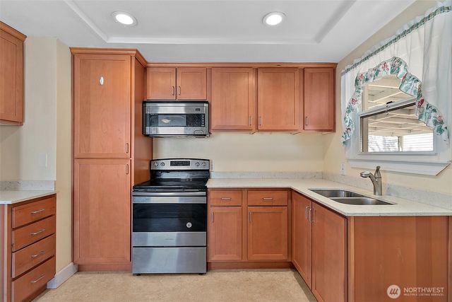 1221 111th Street S, Tacoma, WA 98444