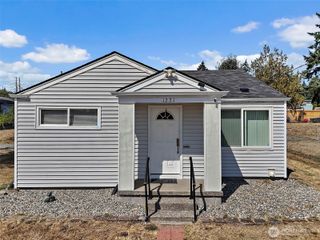 1221 111th Street S, Tacoma, WA 98444