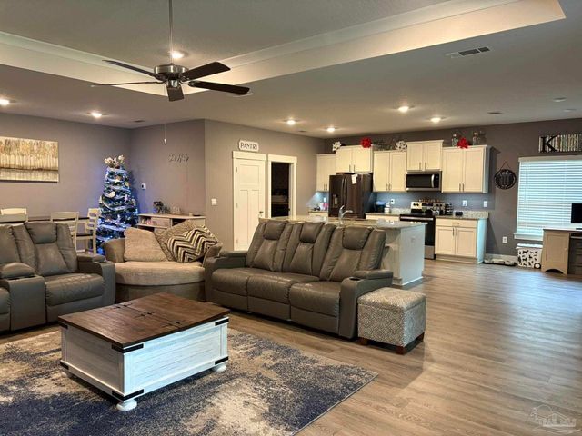 1458 Ballyhoo Dr, Gulf Breeze, FL 32563