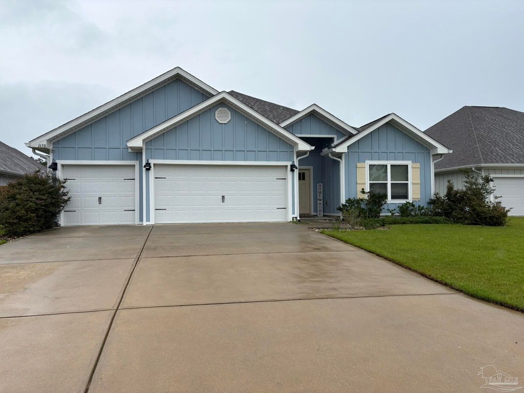 1458 Ballyhoo Dr, Gulf Breeze, FL 32563